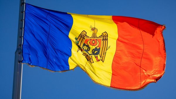 Românii sunt handicapați și sugeraniști în masă Post